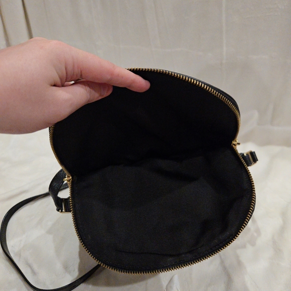 Marc Jacobs Black Crossbody Bag with Flap Closure - Picture 11 of 13